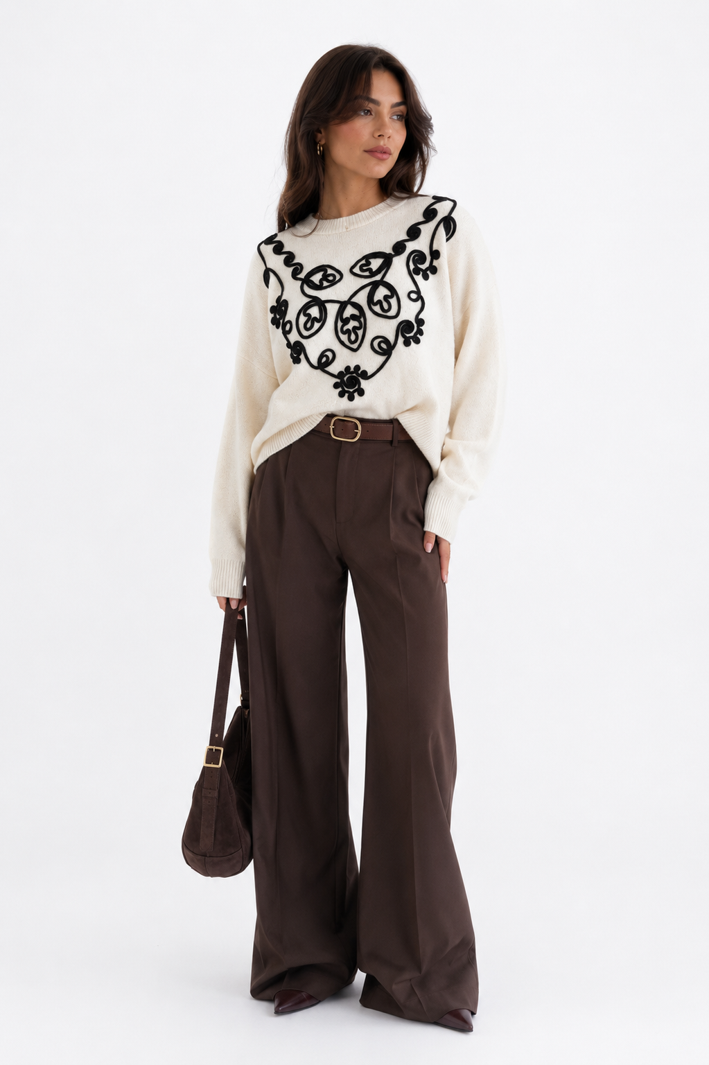 White Pull with black brodree